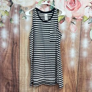 Time and Tru side split shirt